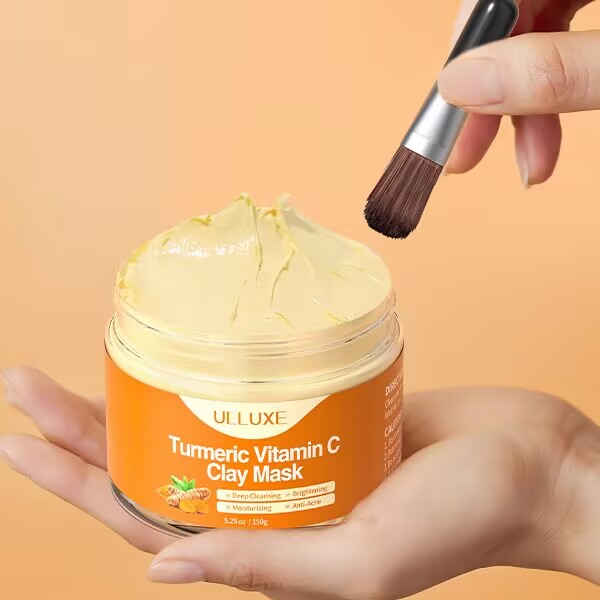 ULLUXE Turmeric Vitamin C Clay Mask for Face Brigh...